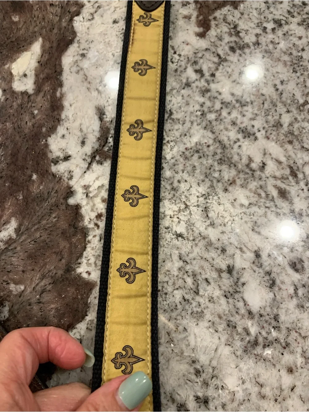 Vineyard vines fleur-de-lis belt size 38 New Orleans Saints